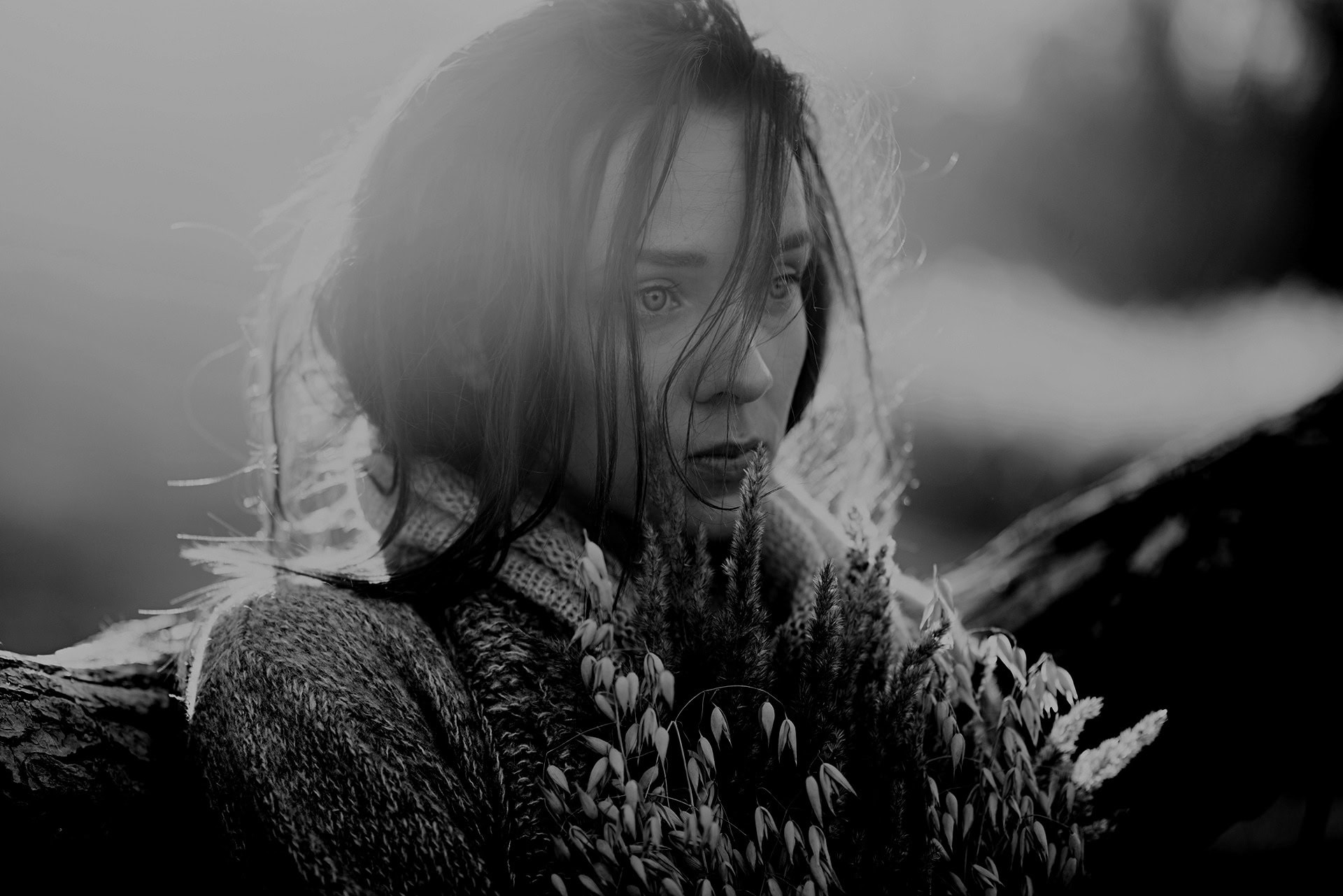 Emotionales Porträt von Diane K. Senft, Schwarz-Weiß-Fotografie.